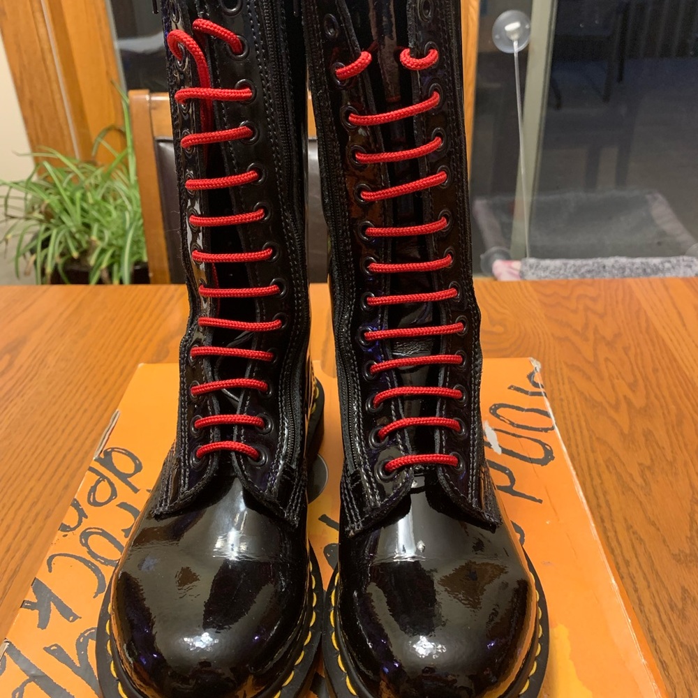 Dr Marten patent lamper 14 eye boot UK5/US7/EU38